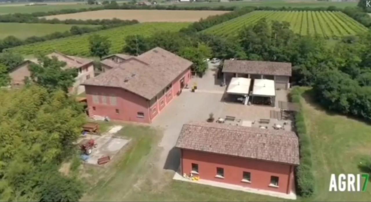 Agriturismo Corte Dei Landi Cade Luaran gambar